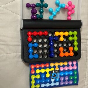 IQ fit. Fun brain teaser/strategy game where you Make the pieces fit together.